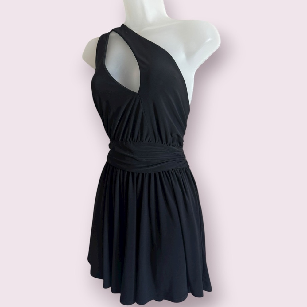 Fashion Nova Black One Shoulder Cutout Romper Flowy Size L - Picture 3 of 7